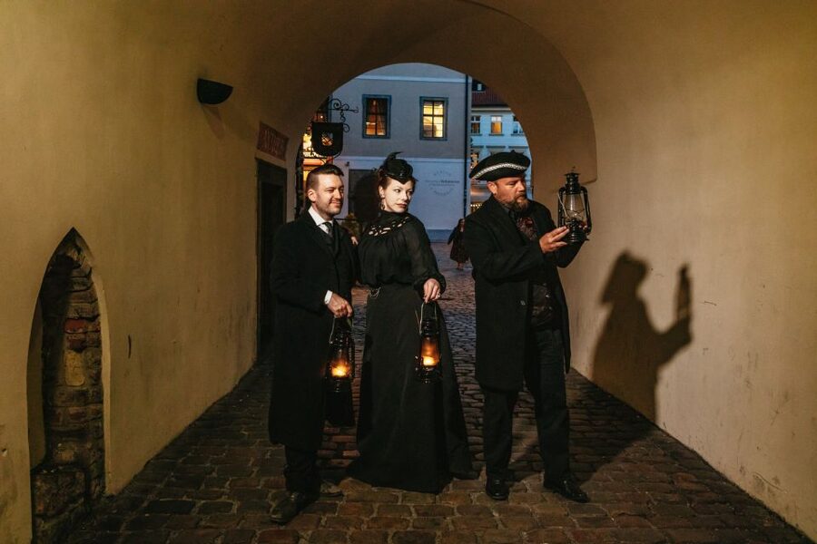 Prague: Ghosts and Legends Nighttime Guided Walking Tour - A $22 night walk that feels like Prague acting out a story