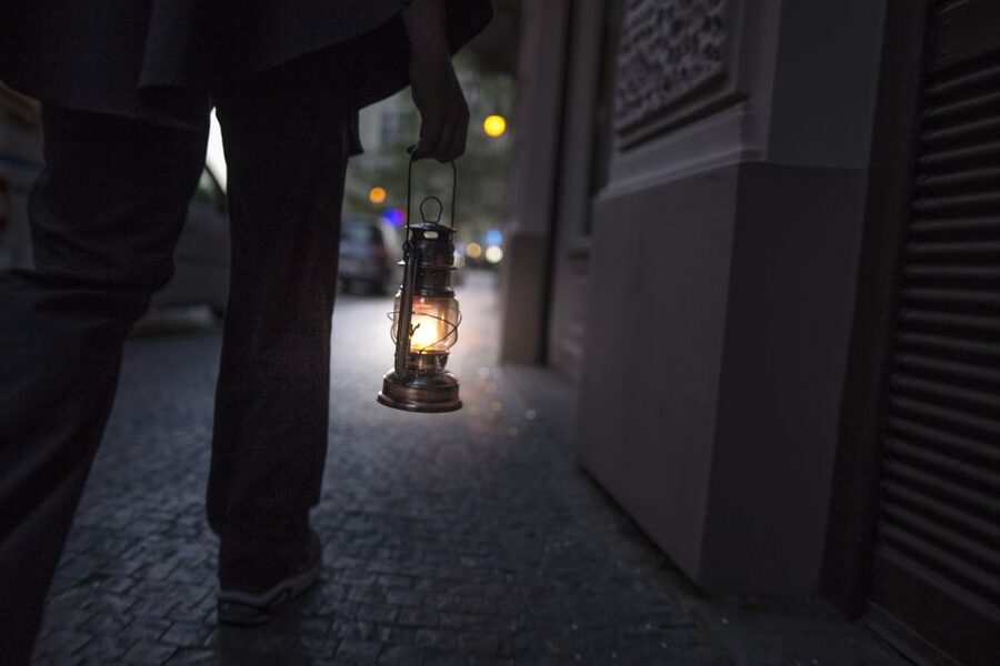 Prague: Ghosts and Legends of the Old Town Evening Tour - Spanish Synagogue: A Different Kind of Mystery