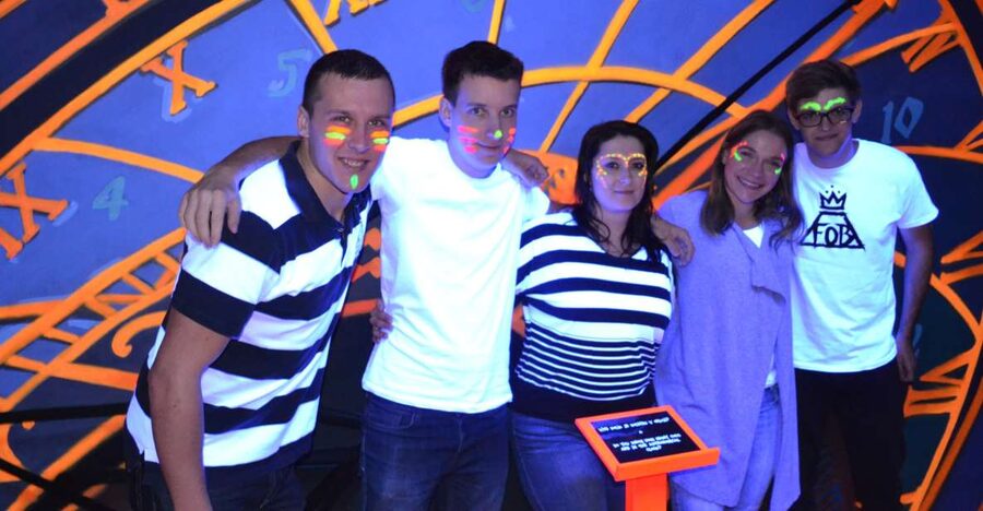 Prague: Glow Golf Mini Golf Game by UV Light - The 18- Hole UV Course: Czech Legends in Glow Light