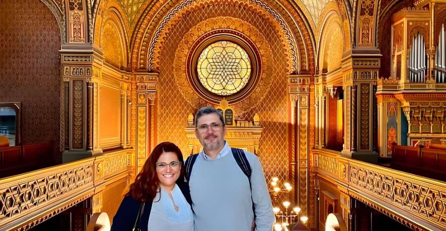 Prague: Guided Tour inside the Jewish Cemetery & Synagogues - Meeting in Old Town Square, Then Walking Straight Into Josefov