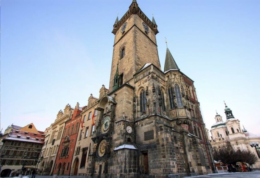 Prague: Half-Day City Highlights Walking Tour - Getting to the meeting point near Faculty of Law (and why it matters)