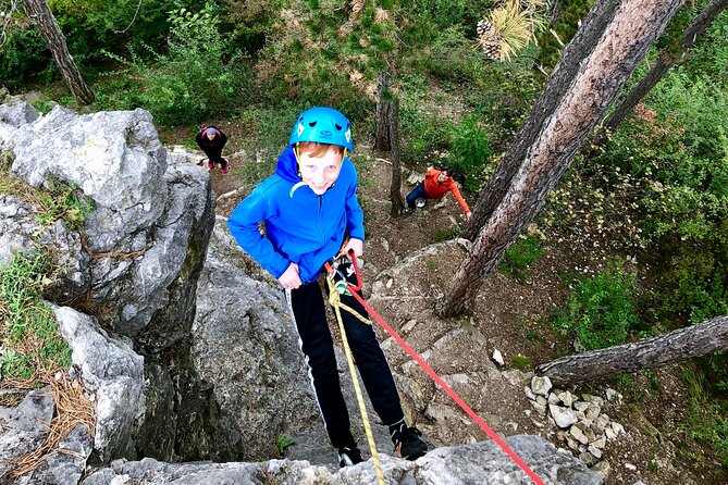 Prague Half-Day Rock Climbing Experience with Instructor - A 20 m cliff and rappel lesson outside Prague