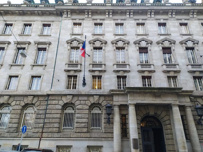 Prague: Historical Walking Tour with Focus on World War 2 - Lots of photos, professional comments, and a pace that keeps you focused