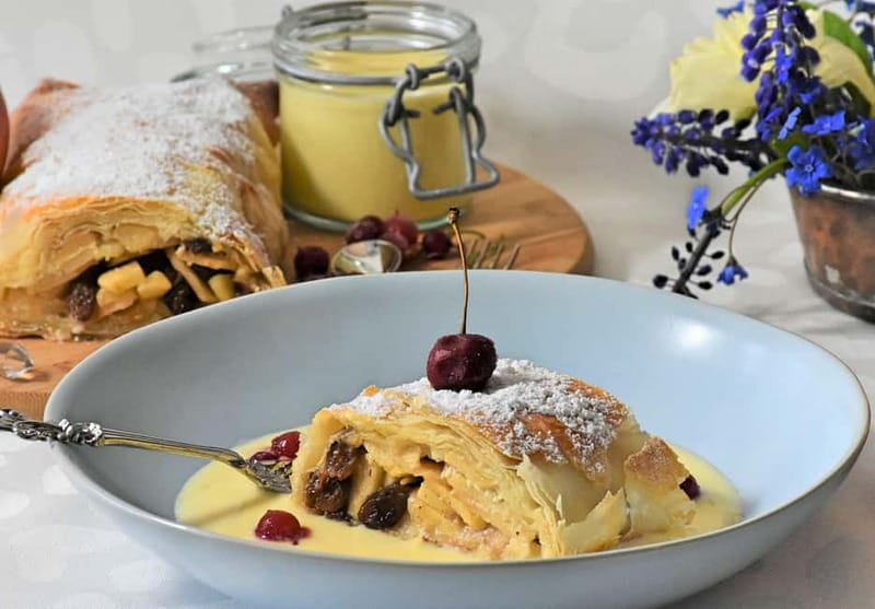 Prague: Iconic cafés early bird morning food tour. - What Makes This Early Bird Café Tour So Enjoyable