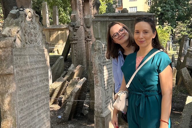 Prague Jewish Quarter & All Synagogues Indepth Semi-Private Tour - Old Jewish Cemetery: medieval stones that survived
