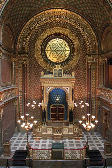 Prague: Jewish Quarter Premium Tour - Maisel Synagogue and the Spanish Synagogue: Judaica collection, then Moorish style