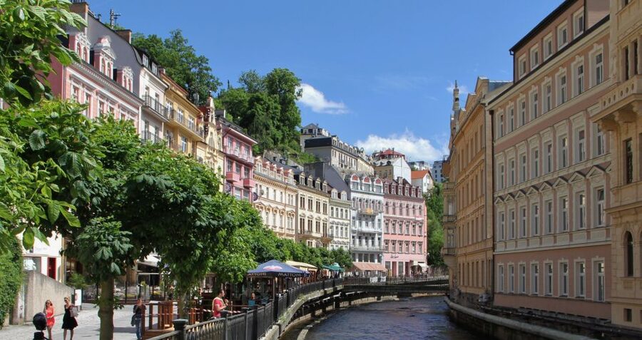 Prague: Karlovy Vary Day Trip with Watchtower and Funicular - Price and Logistics: Is $62 a Good Deal for Your Day?