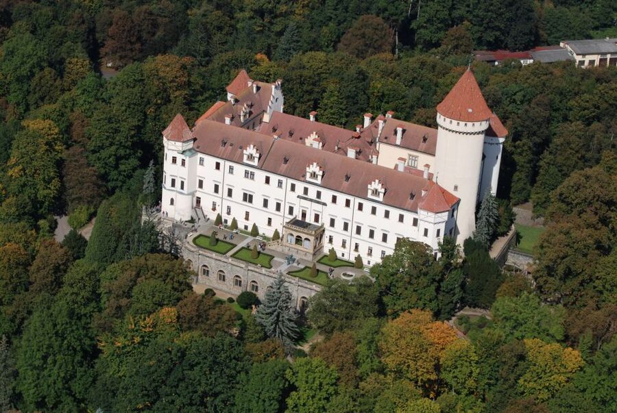 Prague: Karlštejn Castle Guided Tour with Entry Ticket - Karlštejn Castle: why this Prague day trip lands so well
