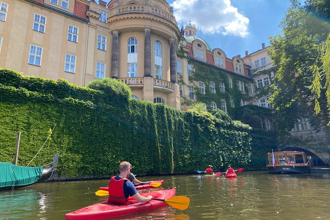 Prague Kayak Tour in City Center - 2 hours - Safety and Gear: What Makes This Feel Calm on the Water