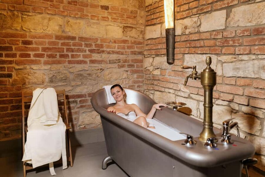Prague: Lázně Pramen. Wine, Beer bath and Wellness SPA - Who should book, and who should skip