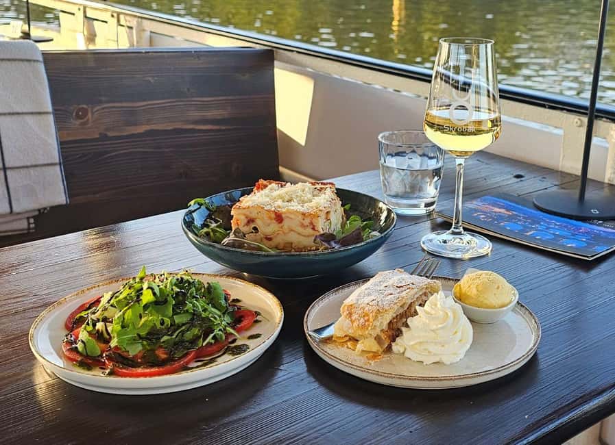 Prague: Lunch Cruise on the Vltava with 3-Course Menu - Meeting at Terminál 18 (Nástupiště 18): The Piece That Saves Time