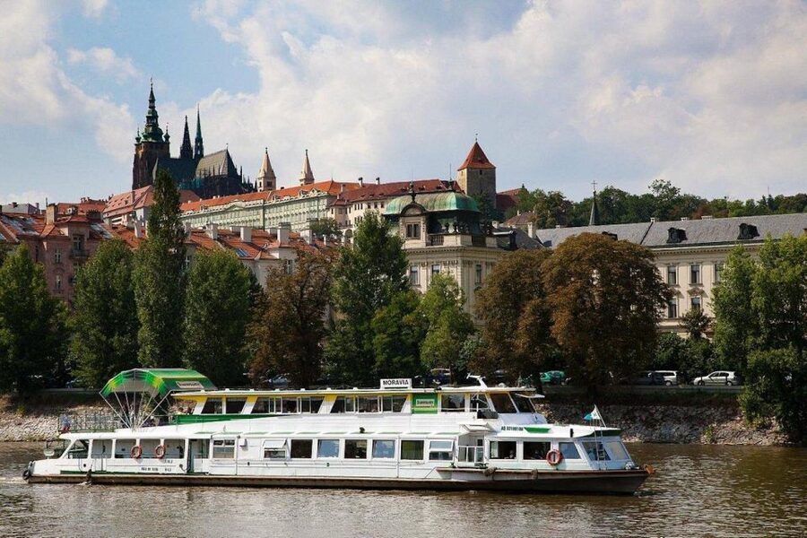 Prague: Lunch Cruise on Vltava River with open Buffet - Key highlights at a glance