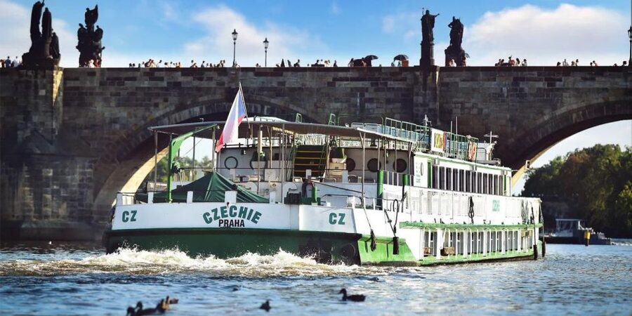 Prague: Lunch Cruise on Vltava River with open Buffet - Prague Castle and Lesser Town: the skyline you do not have to chase