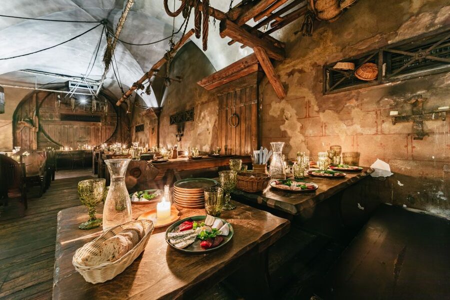 Prague: Medieval Dinner with Unlimited Drinks - Which menu should you choose?