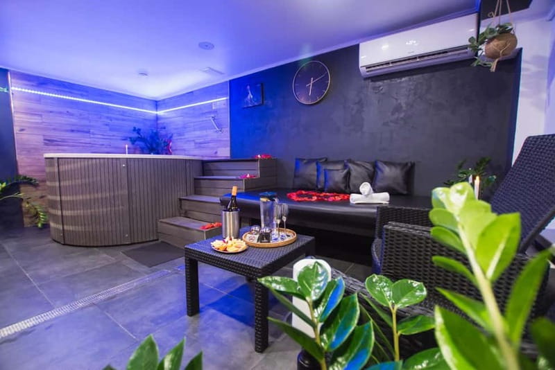 Prague: Modern Private Spa with Jacuzzi and/or Sauna - Choosing your zone: Black vs Green or Gold spa setups