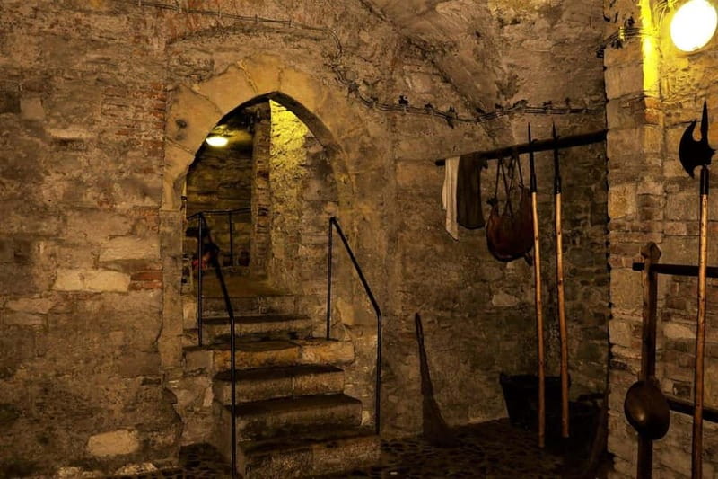 Prague Must-See: Old Town, Charles Bridge & Alchemy Museum - Underground medieval Prague: why the city sits above old rooms