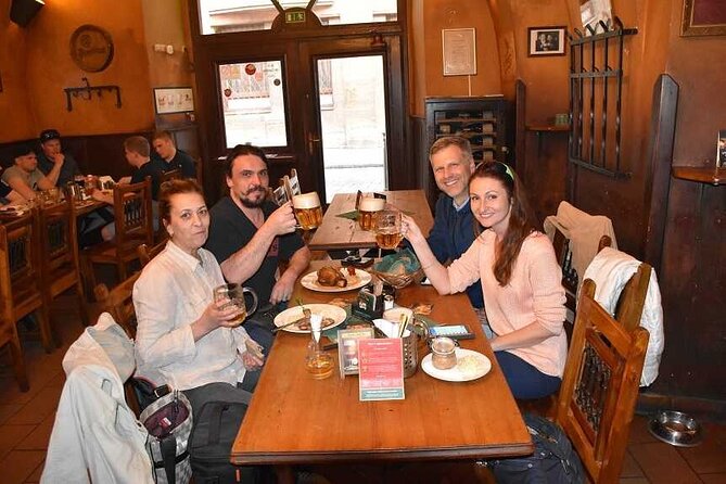 Prague Old Town And Beer Walking Tour Including Dinner - A note on guide reliability, based on real-world feedback