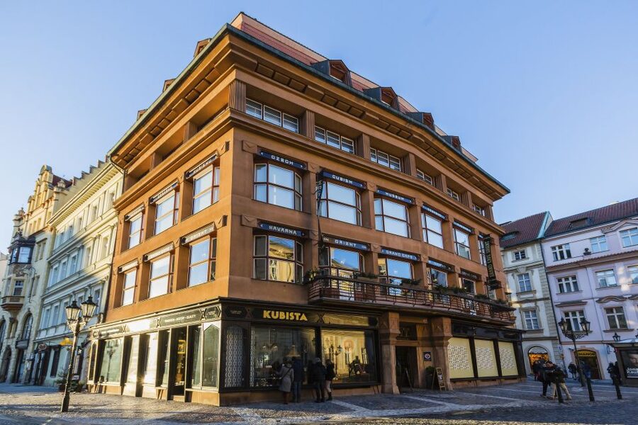 Prague: Old Town and Jewish Quarter 2-Hour Walking Tour - Key things that make this 2-hour route work