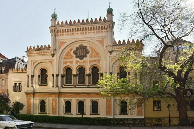 Prague Old Town and Jewish Quarter 90 minutes Guided Tour - Jewish Quarter exteriors: synagogues you can see without interior tickets