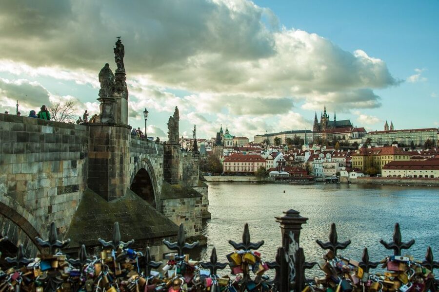 Prague: Old Town and Jewish Quarter Guided Tour in German - Old Town Square and the Church of Our Lady before Týn
