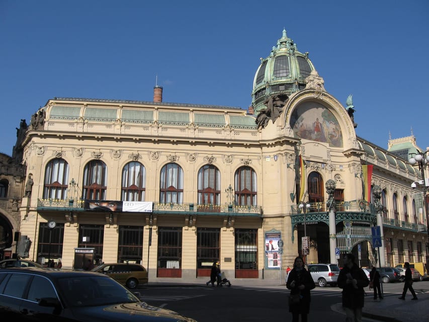 Prague: Old Town and Jewish Quarter Guided Walking Tour - Practical tips that make the walk smoother