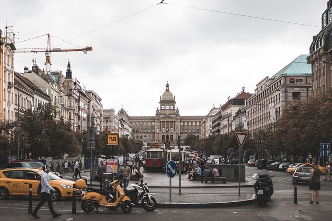 Prague: Old Town and Jewish Quarter Small-Group Tour - Old Town Hall and the Astronomical Clock, made clear