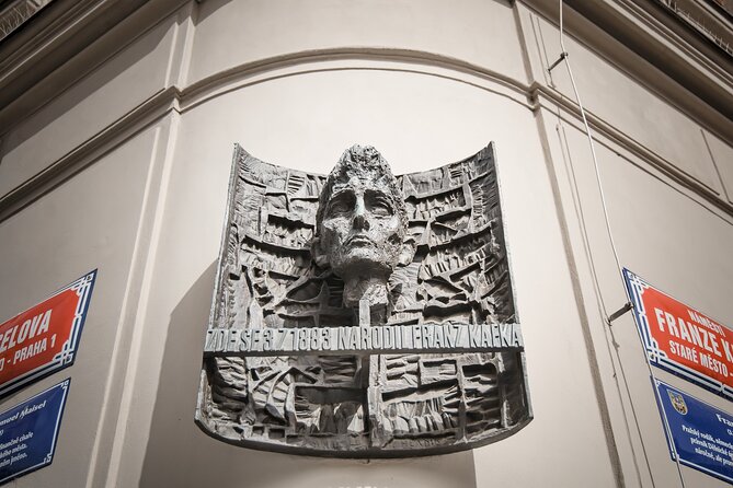Prague Old Town and Jewish Quarter Walking Tour - House of the Black Madonna and Church of St. James: architecture with a story