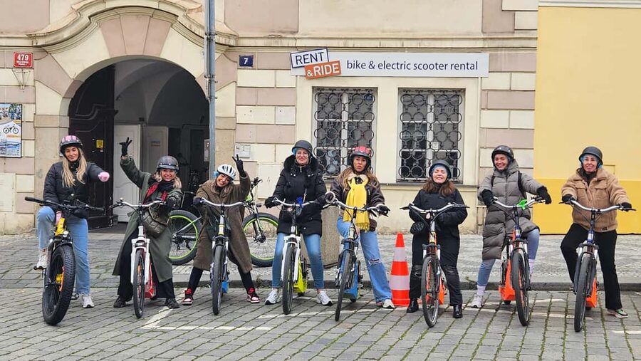 Prague Old Town: Guided Tour on eScooters - Jewish Quarter Stops and the Oldest Functioning Synagogue