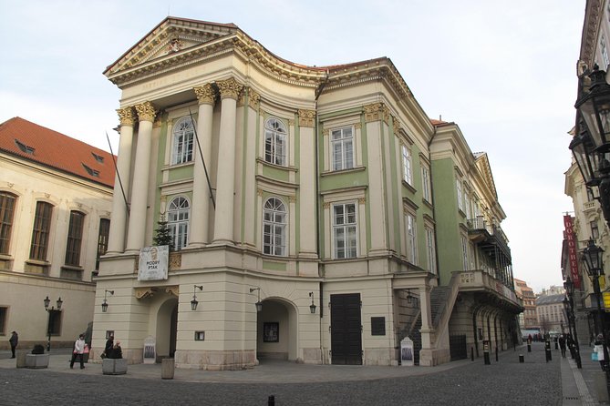 Prague Old Town Highlights Walking Tour - Group Size, Guide Style, and Why It Matters