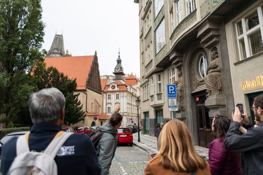 Prague: Old Town, Jewish Quarter & Astro Clock Walking Tour - Getting Started at Na Příkopě 23 Between Municipal House and Wenceslas Square