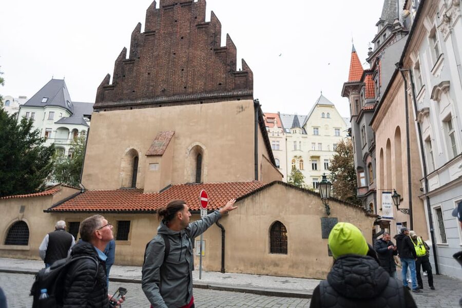 Prague: Old Town, Jewish Quarter & Astro Clock Walking Tour - Guide Quality: Why Sofia, Eva, Stepan, and Anna Keep Coming Up