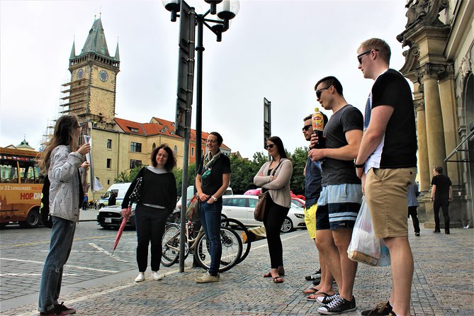 Prague Old Town, Medieval Underground and Dungeon Historical Tour - Group size, hearing the guide, and how to avoid frustration