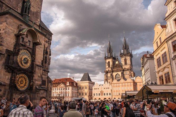 Prague Old Town New Town and Jewish Quarter Morning Tour - The House of the Black Madonna and Czech architectural style