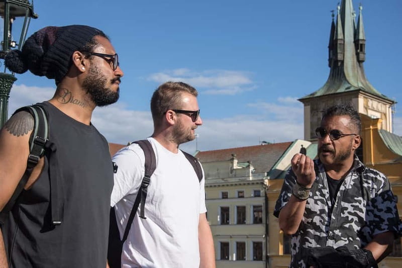Prague: Old Town, Prague Castle & River Cruise Day Tour - The free afternoon break: use it for lunch and logistics