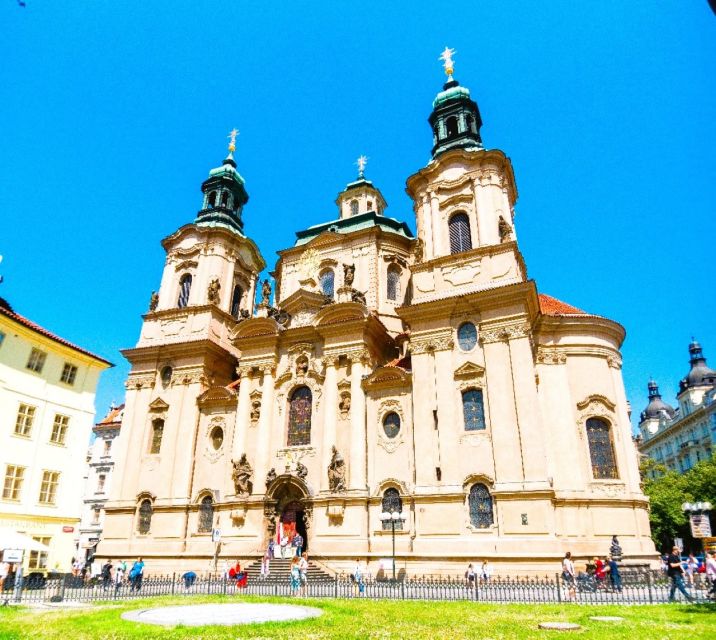 Prague: Old Town Square and Astronomical Clock Audio Guide - Old Town Square landmarks you will get prompted to notice