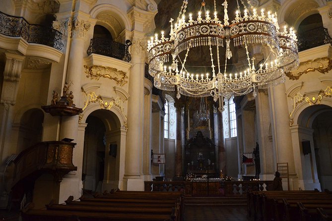 Prague Old Town Tour with a Classical Concert - Stop 1: Staroměstské náměstí, the clock, and the quick jump into Jewish Prague