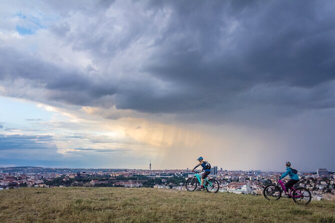 Prague on E-Bike: Explore Greater Downtown Parks & Epic Views - Stop 3: Park Santoška, a Quieter Prague Pause