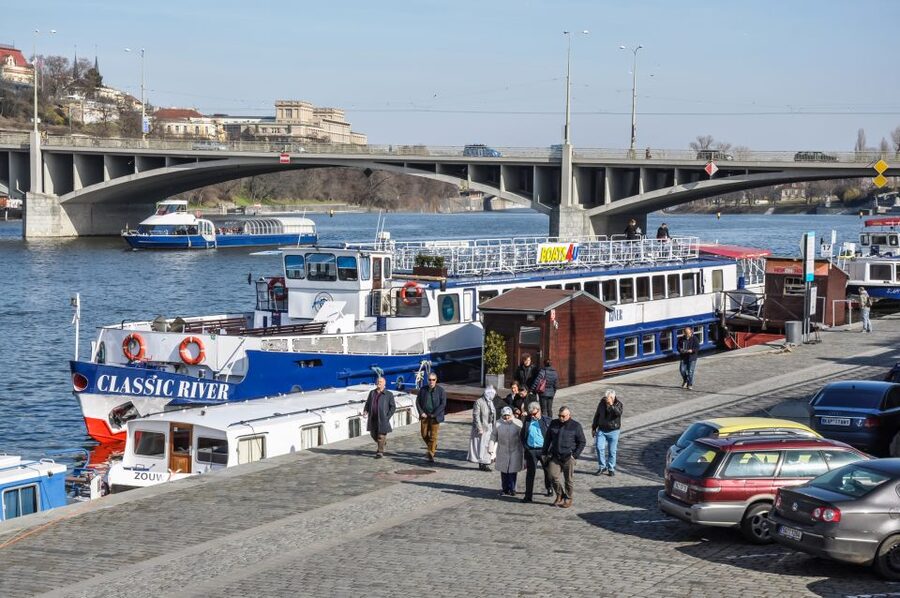 Prague: Panoramic Vltava River Cruise - Who this cruise fits best, and who might want something else