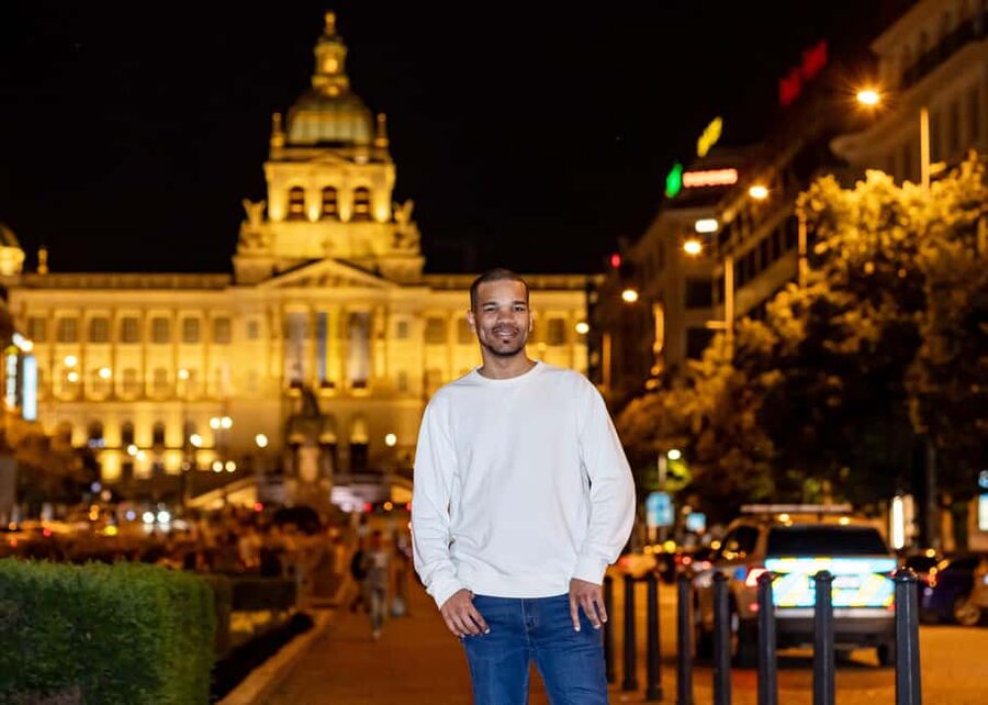 Prague: Photoshoot after Sunset - What happens during your 30 or 45 minute Prague photoshoot