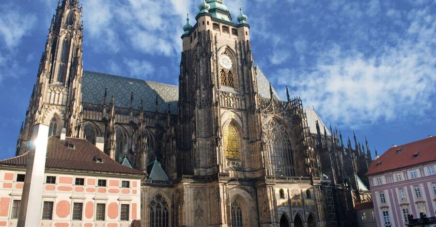 Prague: Prague Castle and Little Quarter Guided Walking Tour - Guide quality, languages, and keeping the day comfortable