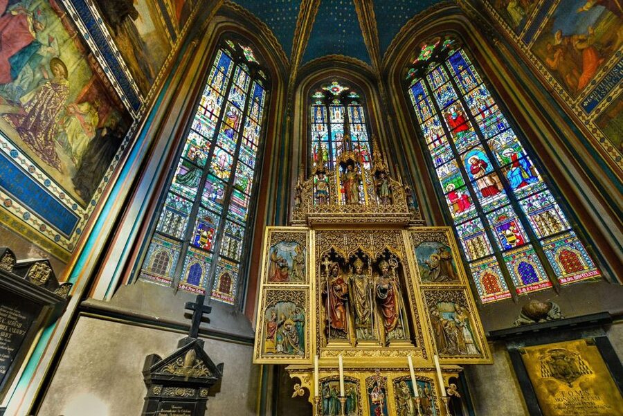 Prague: Prague Castle and Lobkowicz Palace Entry Tickets - St. George’s Basilica and Golden Lane: the storytelling stops you slow down for