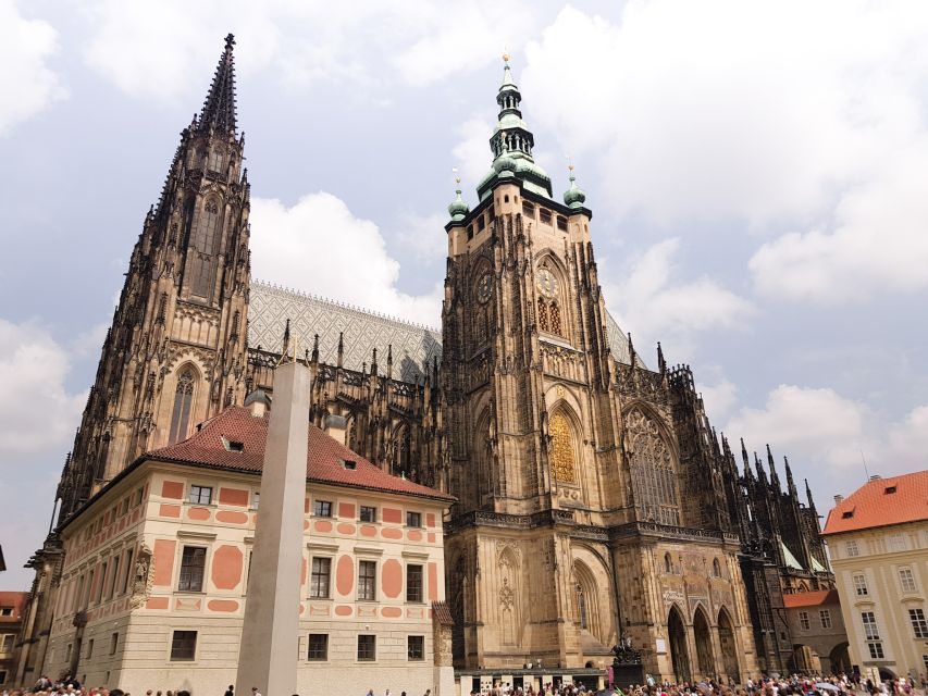 Prague: Prague Castle Complex Smartphone Audio Guide - Entering through St. Vitus Cathedral, the story starts at the heart