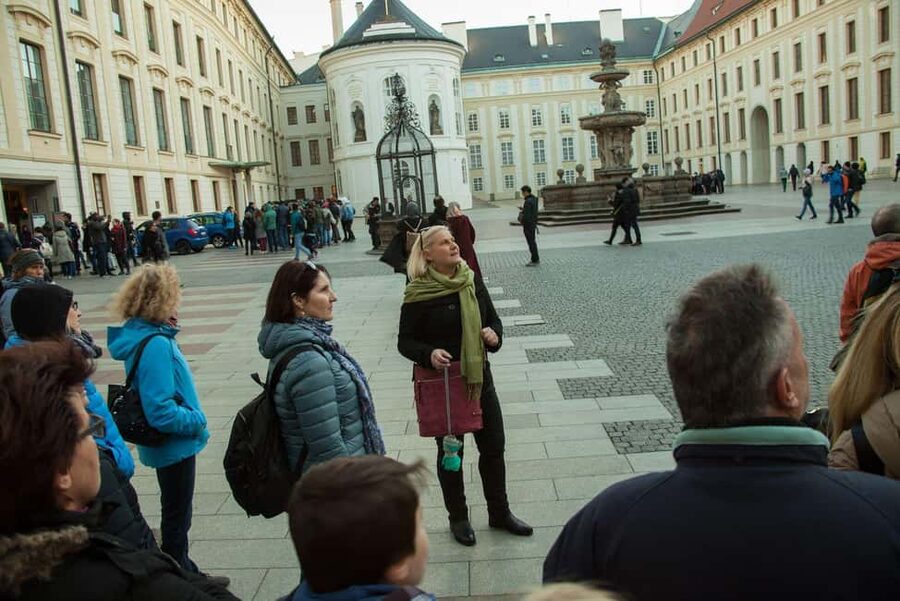 Prague: Prague Castle Walking Tour with Golden Lane in German - Who should book this, and who should skip it