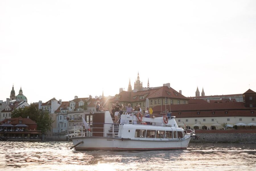 Prague: Private Beer Boat Cruise with Unlimited Beer - The 55-minute Vltava cruise route, with landmark views that make sense
