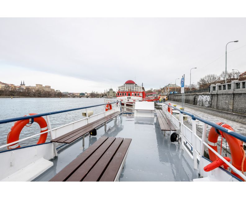 Prague: Private Beer Boat Cruise with Unlimited Beer - Practical tips before you board