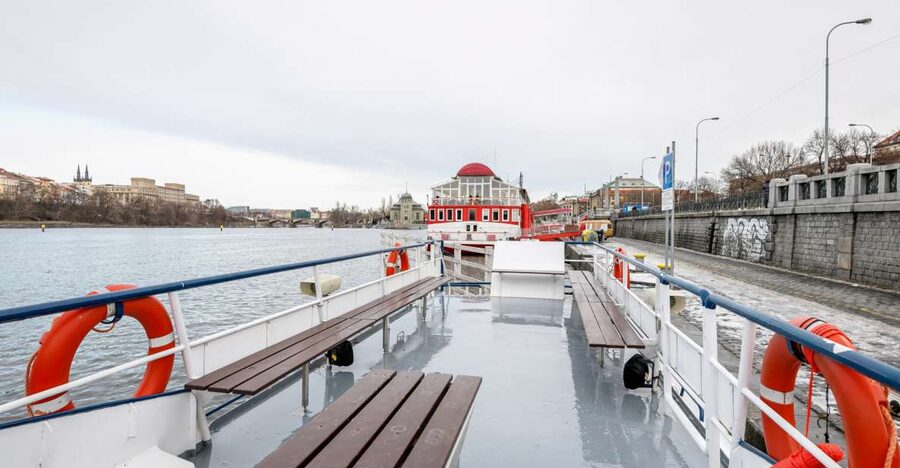 Prague: Private Beer Boat Cruise with Unlimited Beer - Unlimited Czech beer: what you actually get, and how to pace it