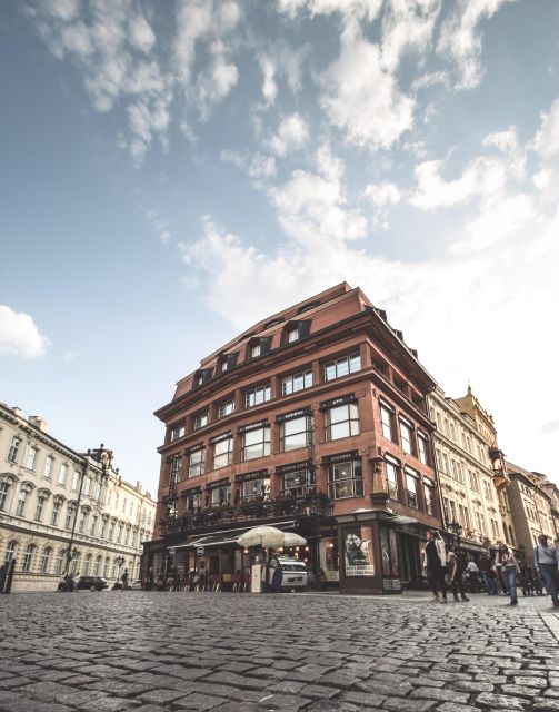 Prague: Private Prague Art Nouveau and Cubism Tour - Quick note on mobility and languages