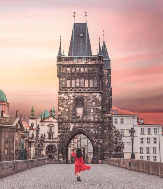 Prague: Private Professional Photoshoot with Edited Photos - Stop 1: Old Town Meet-Up, Then Right Into Photo Mode