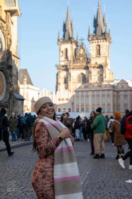 Prague: Private Professional Photoshoot with Edited Photos - Locations and Posing: How You Get Clean Shots in a Busy City