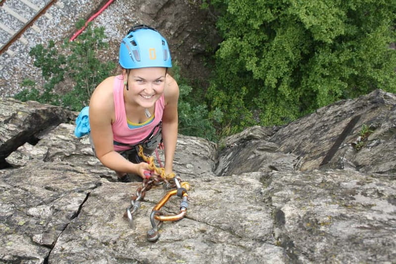 Prague: Private Rock Climbing Experience with Instructor - The 2 hours of climbing and rappelling that actually teach you